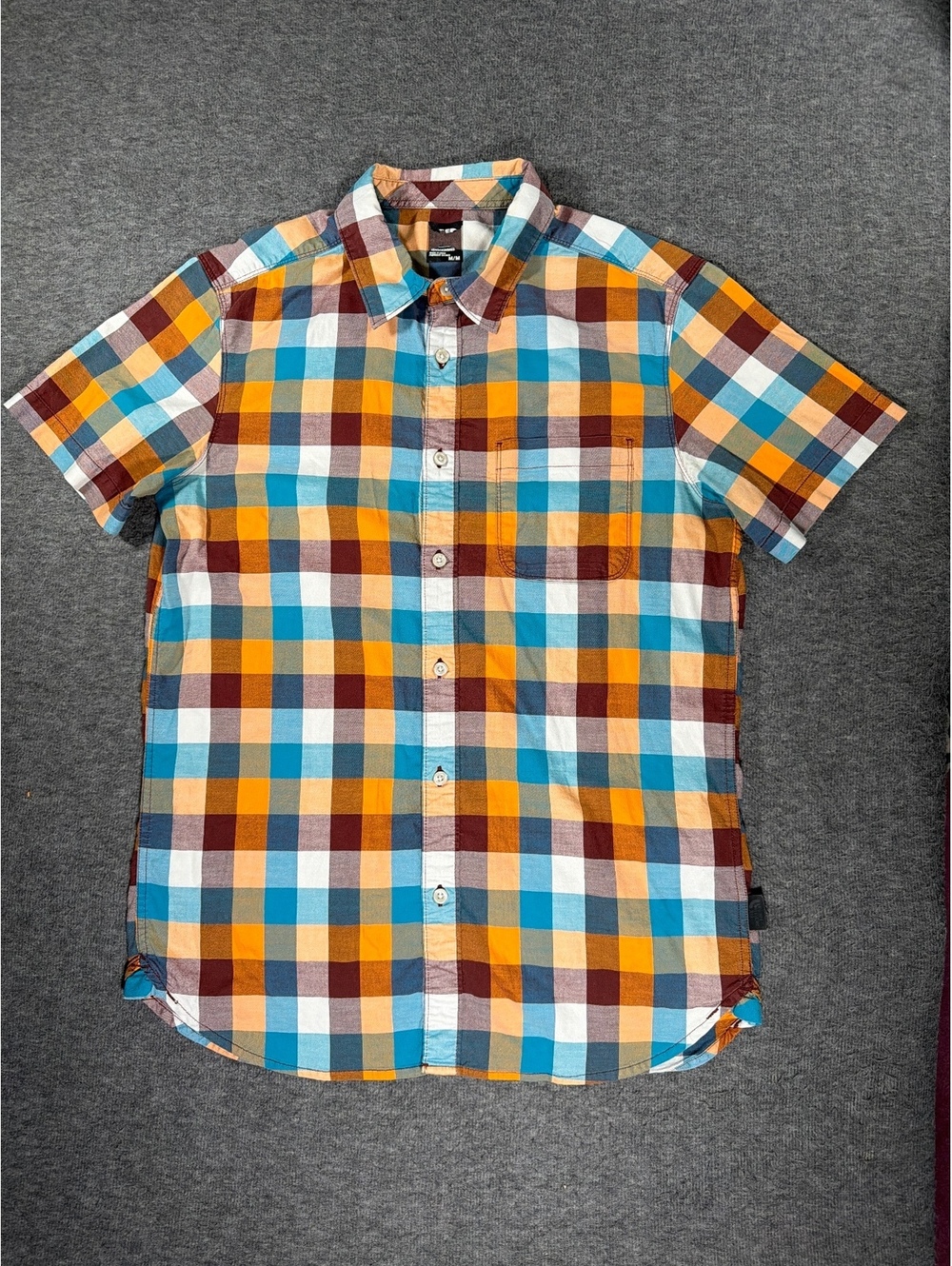 The North Face Men's Short Sleeve Button Up Plaid Shirt Medium